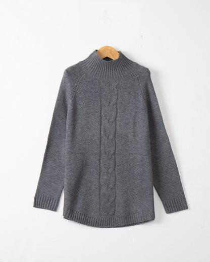 Pull en grosse maille pour femmes avec un col montant et des motifs en torsades Chic und Stil