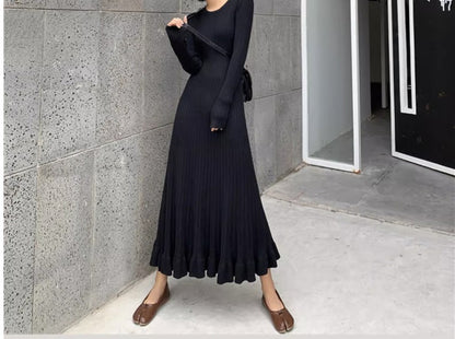 Robe en tricot pour femmes avec ourlet évasé et élégants détails en côtes Chic und Stil