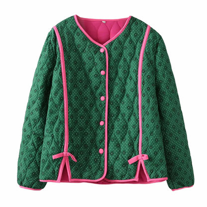 Women’s quilted leisure jacket with contrasting piping and an elegant buttonhole Chic und Stil