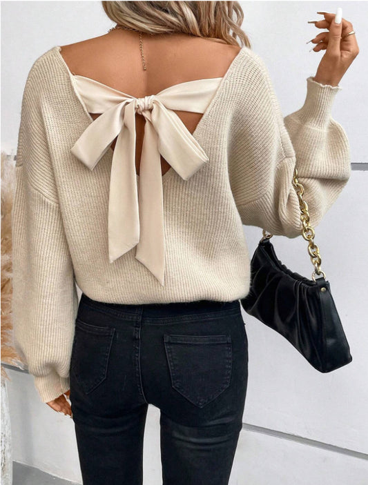 Pull femme avec un design d'encolure à nœud élégant Chic und Stil