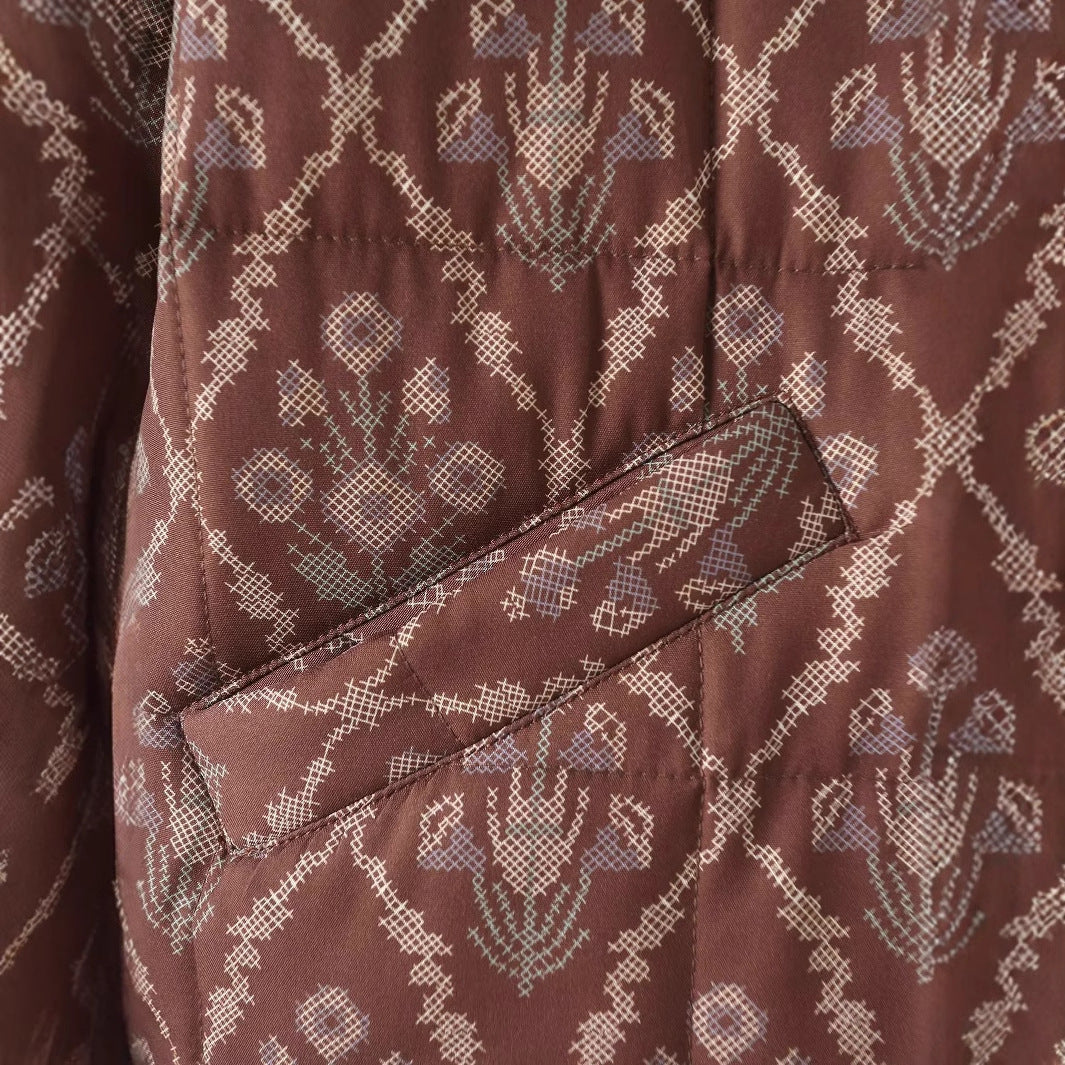 Quilted transitional jacket for women with floral design and practical pockets Chic and Style