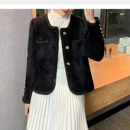 Dames Élégante cardigan avec boutons dorés et texture fine Chic und Stil