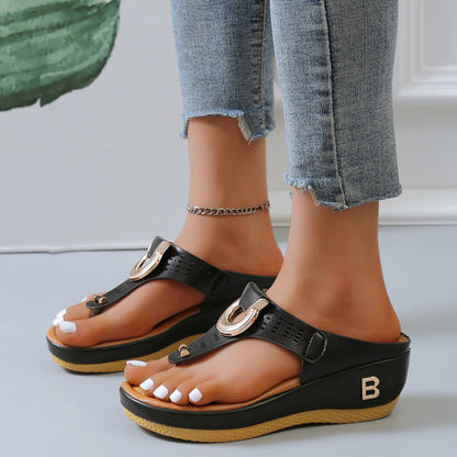 Sandales antidérapantes à plateforme décorative pour femmes Chic und Stil