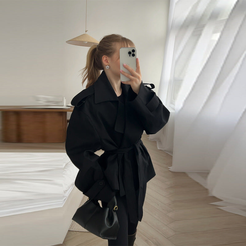 Dames Élégante trench-coat oversize avec ceinture et manches structurées Chic und Stil