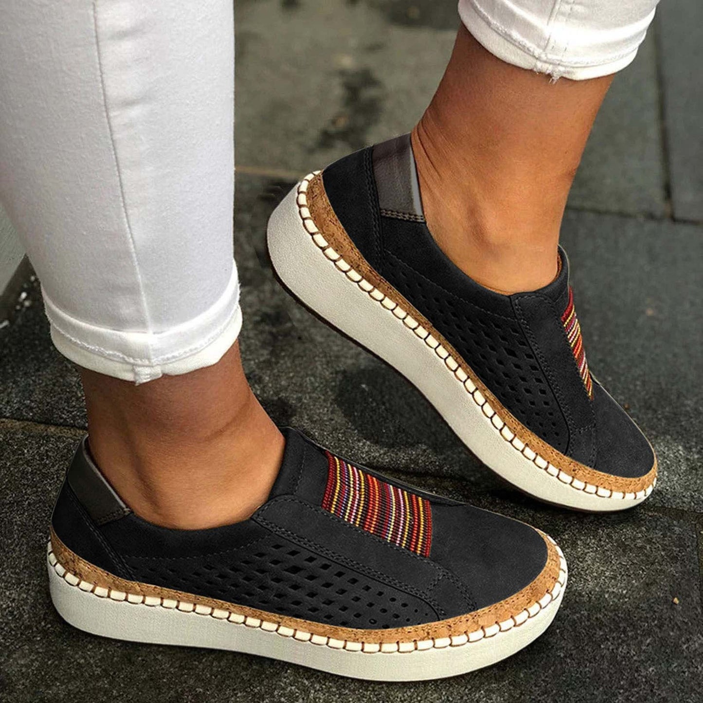 Chaussures de sport dames Slip-On confortables avec une structure de surface respirante Chic und Stil