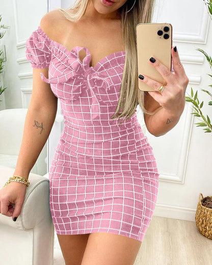Robe ajustée pour femmes avec détails en volants Chic und Stil
