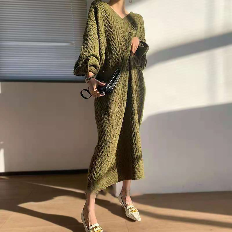 Robe tricot femme avec motif cable et décolleté en V profond Chic und Stil
