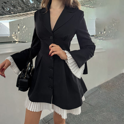 Robe blazer pour femmes avec des plis élégants et une coupe cintrée Chic und Stil