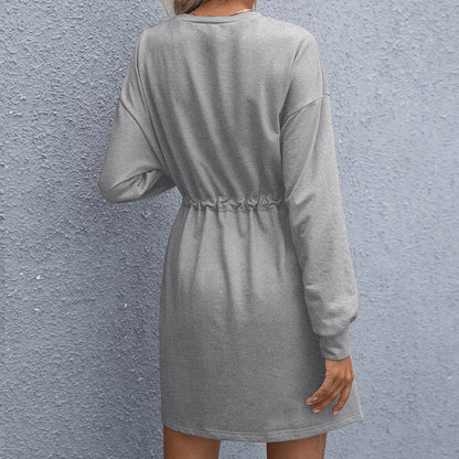 Robe sweat décontractée pour femmes avec lacets pratiques à la taille et poches latérales Chic und Stil