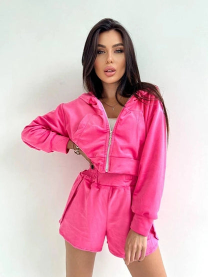 Ensemble d'entraînement sport féminin à manches courtes avec veste à capuche et shorts élastiques Chic und Stil
