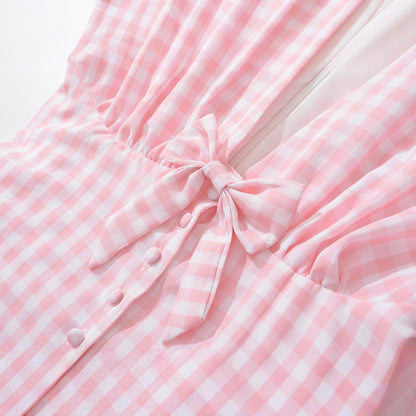 Robe à carreaux pour femmes avec une ceinture de taille ludique et des détails froncés Chic und Stil