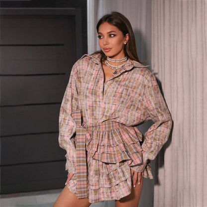 Dames blouse à volants avec motif à carreaux et ourlet large Chic und Stil