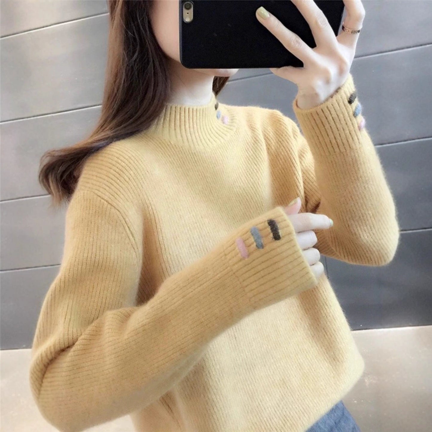 Casual pullover for ladies with ribbed structure and colorful accents Chic and Style