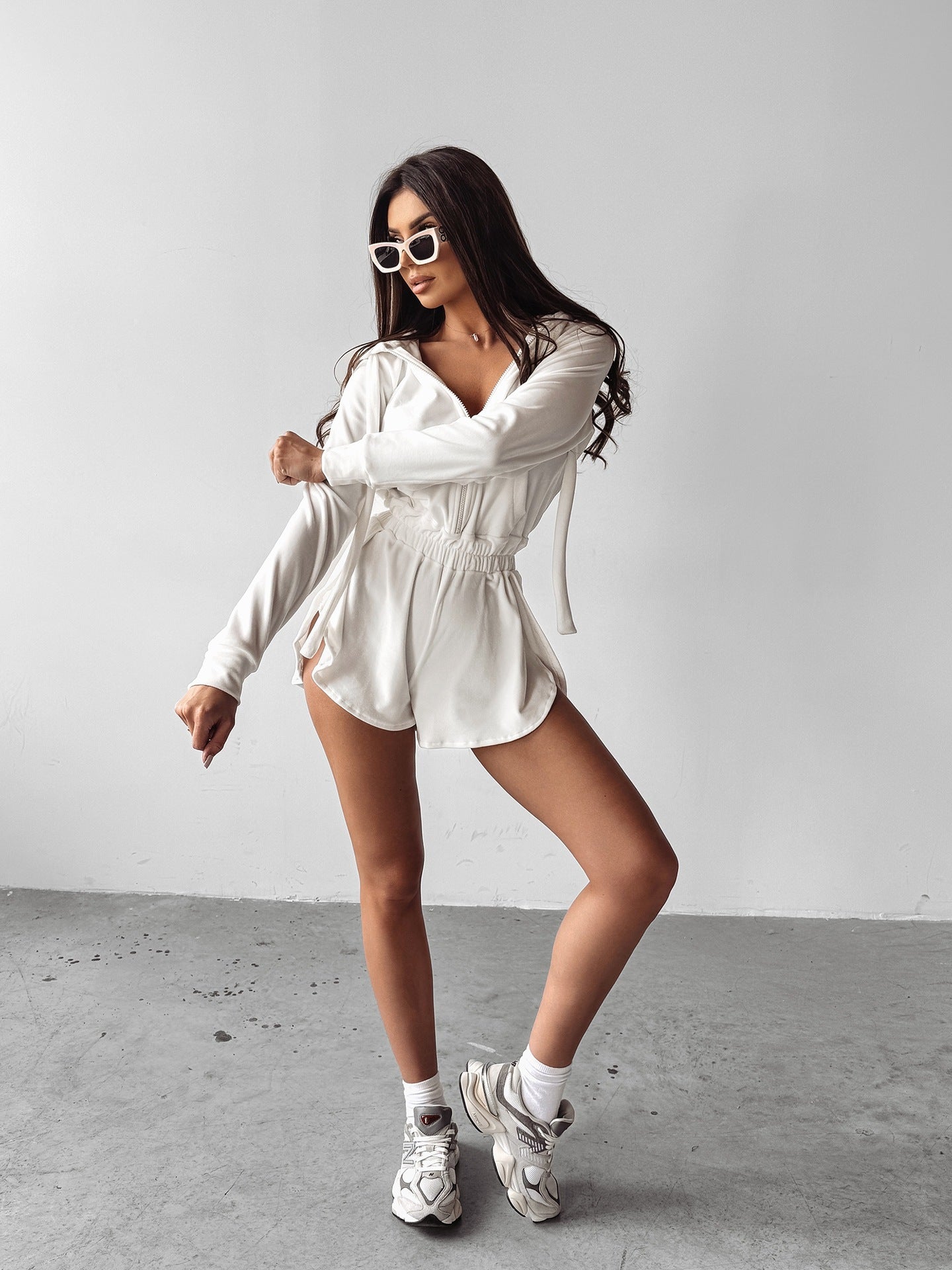 Dames survêtement à capuche à la mode avec cordon de taille élastique et shorts courts Chic und Stil