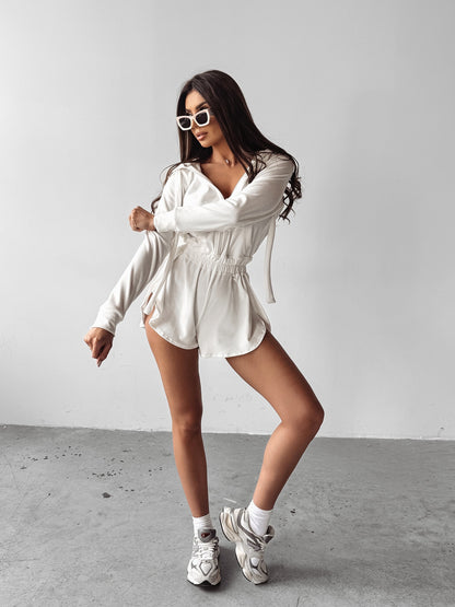 Dames survêtement à capuche à la mode avec cordon de taille élastique et shorts courts Chic und Stil