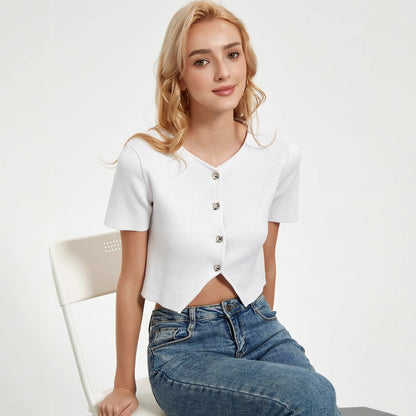 Chemisier à manches courtes pour femmes avec détails décoratifs en boutons Chic und Stil