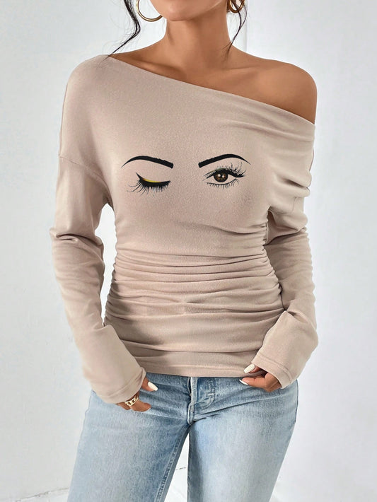 T-shirt à manches longues ajusté pour femmes avec décolleté asymétrique et fronces Chic und Stil