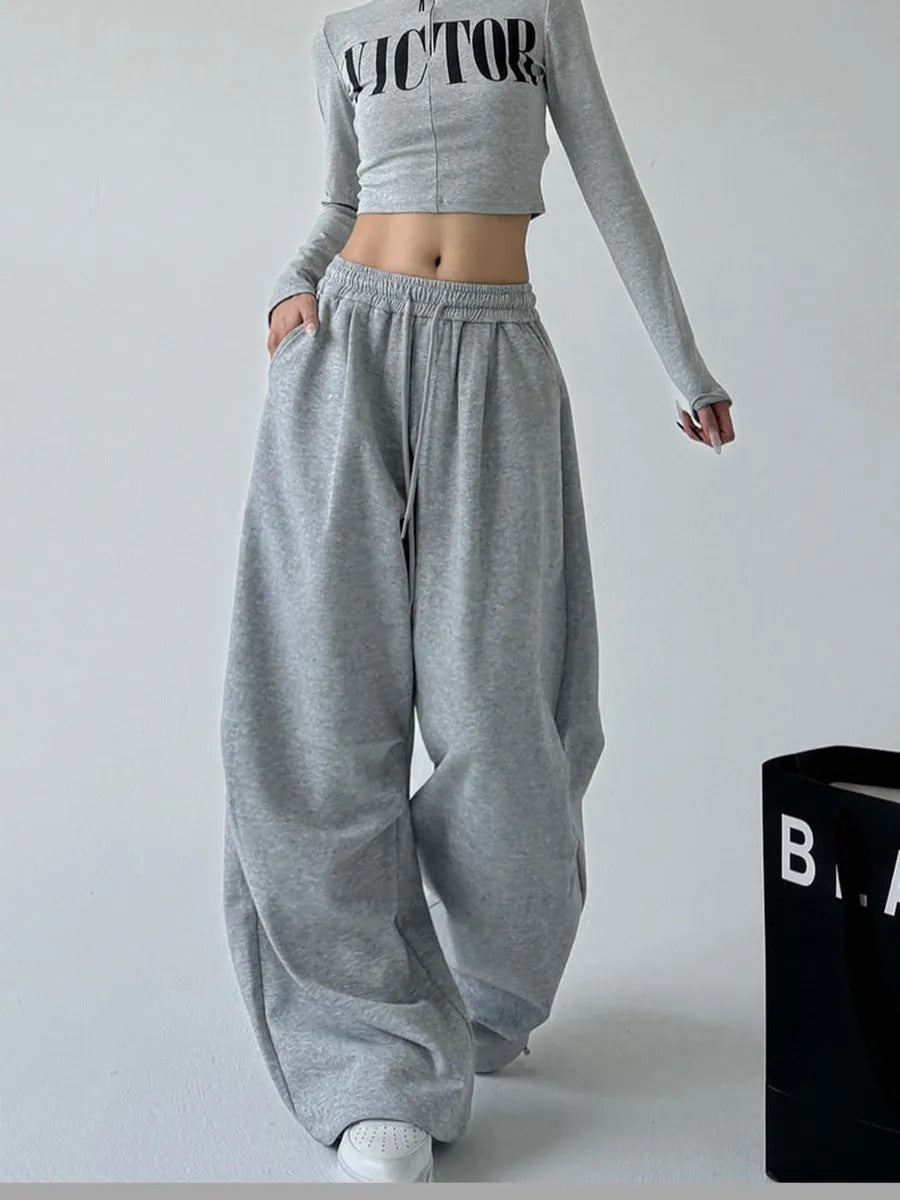Wide women's jogger pants with elastic waistband Chic and Style