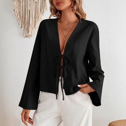 T-shirt floral décontracté pour femmes avec décolleté en V plongeant et cordon de serrage Chic und Stil