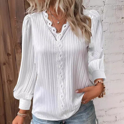 Chemisier femme avec un design plissé raffiné et des accents en dentelle élégants Chic und Stil