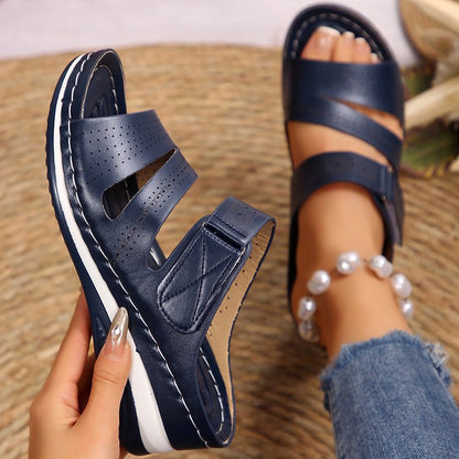 Sandales à talons compensés confortables pour femmes avec sangle réglable et structure de surface respirante Chic und Stil