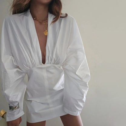 Robe portefeuille pour femmes avec un décolleté en V innovant et des manches volumineuses Chic und Stil