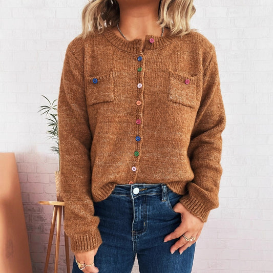 Damen Strickjacke mit bunten Knopfdetails und praktischen Taschen Chic und Stil