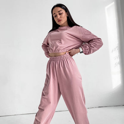 Casual tracksuit set for women with crop top and wide pants Chic and Style