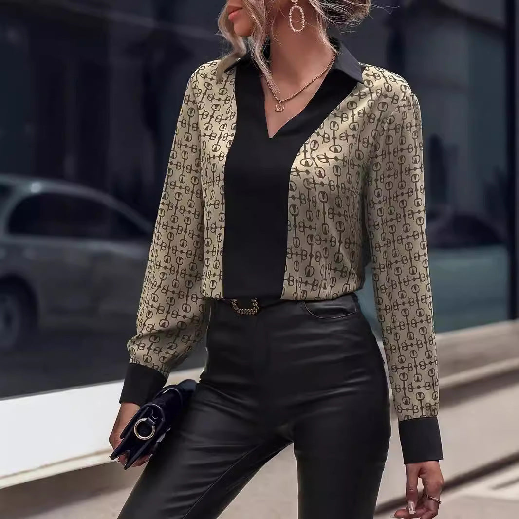 Blouse pour femmes avec un mélange de motifs moderne et un élégant décolleté en V Chic und Stil