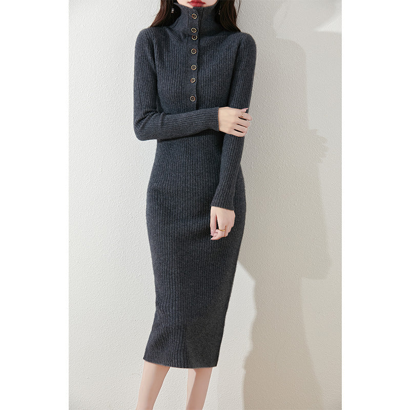 Robe en tricot pour femmes avec col haut et détails de boutons Chic und Stil