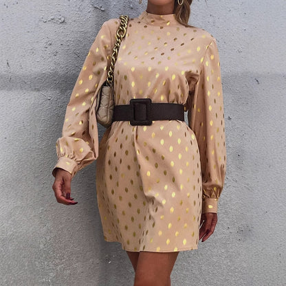 Robes chemises élégantes pour femmes avec accents métalliques et ceinture à la taille Chic und Stil