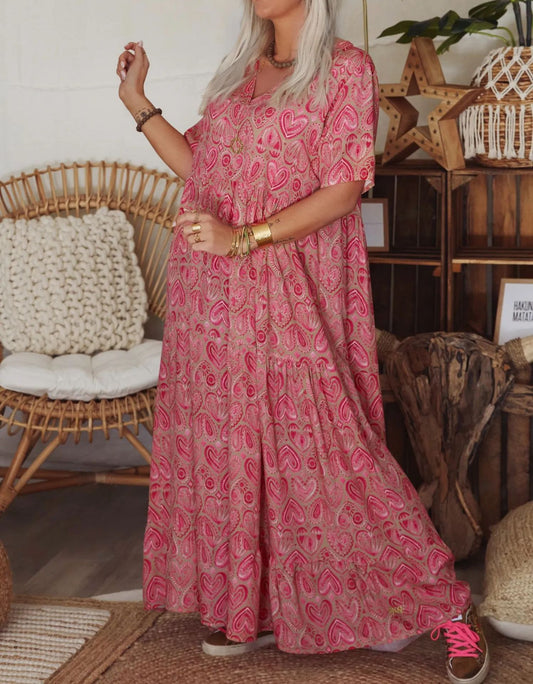 Robe maxi femme avec un motif de cœur ludique et une jupe évasée Chic und Stil