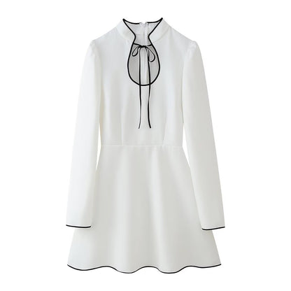 Robe chemise élégante pour femmes avec col à volants et accent noué Chic und Stil