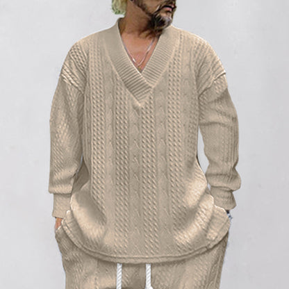 Chunky knit pullover for men with V-neck and relaxed fit Chic and Style