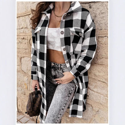 Oversized plaid jacket for women with practical pockets and chic button details