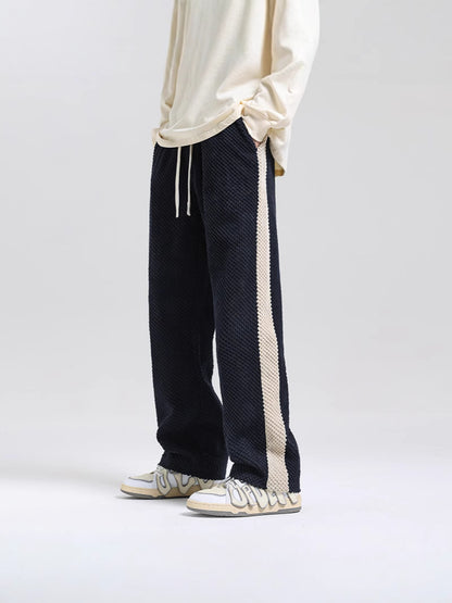 Comfortable leisure pants for ladies with textured fabric and chic side stripes