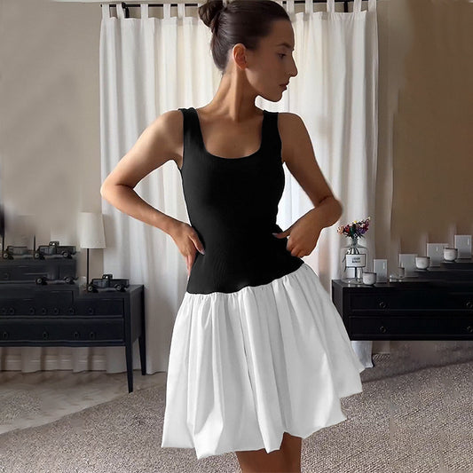 Dames Élégant Robe à bretelles avec plis décoratifs et décolleté carré Chic und Stil