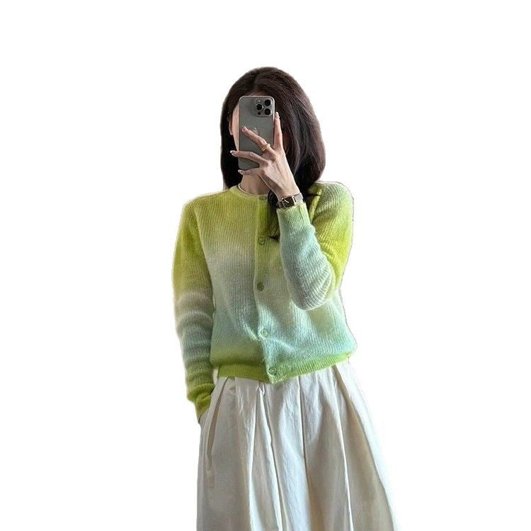 Cardigan pour femmes avec une fine texture ombrée et des boutons pratiques Chic und Stil