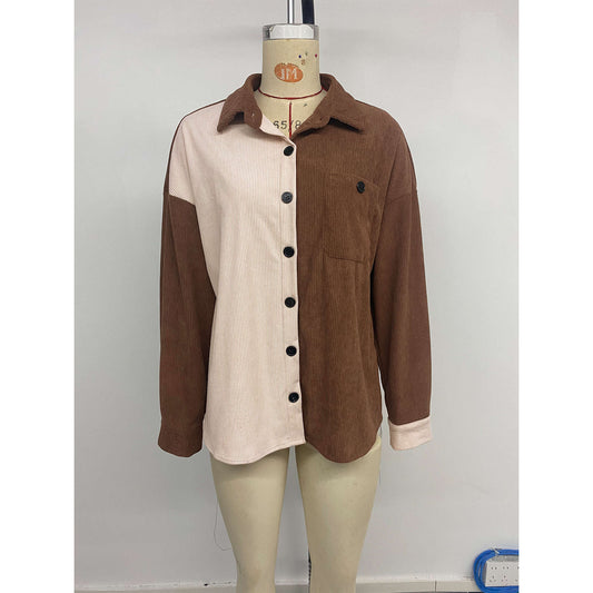 Chemise en velours côtelé pour femmes avec un design de blocs de couleurs à la mode et un caractère sportif Chic und Stil