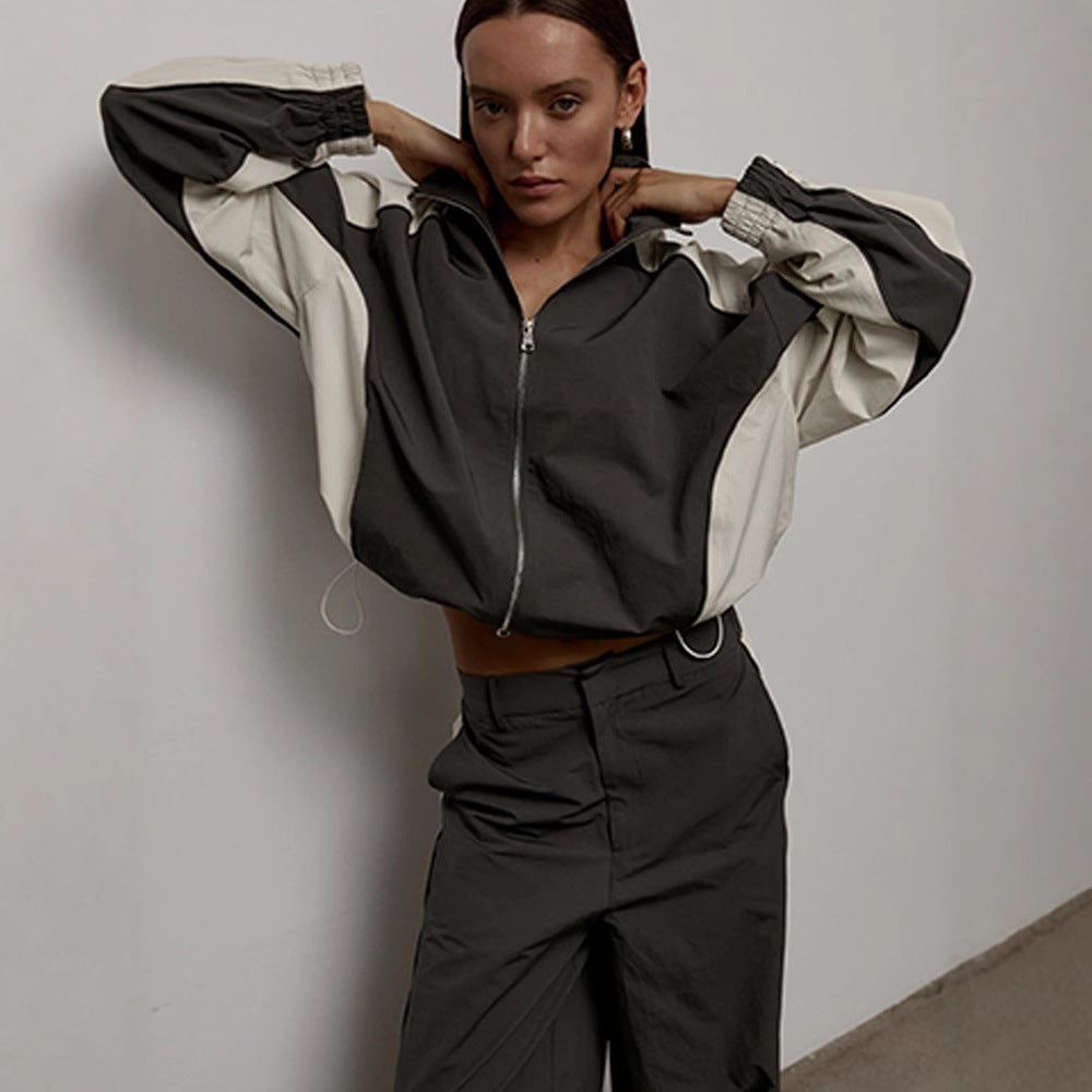 Functional sports jacket for women with high collar and relaxed fit Chic and Style