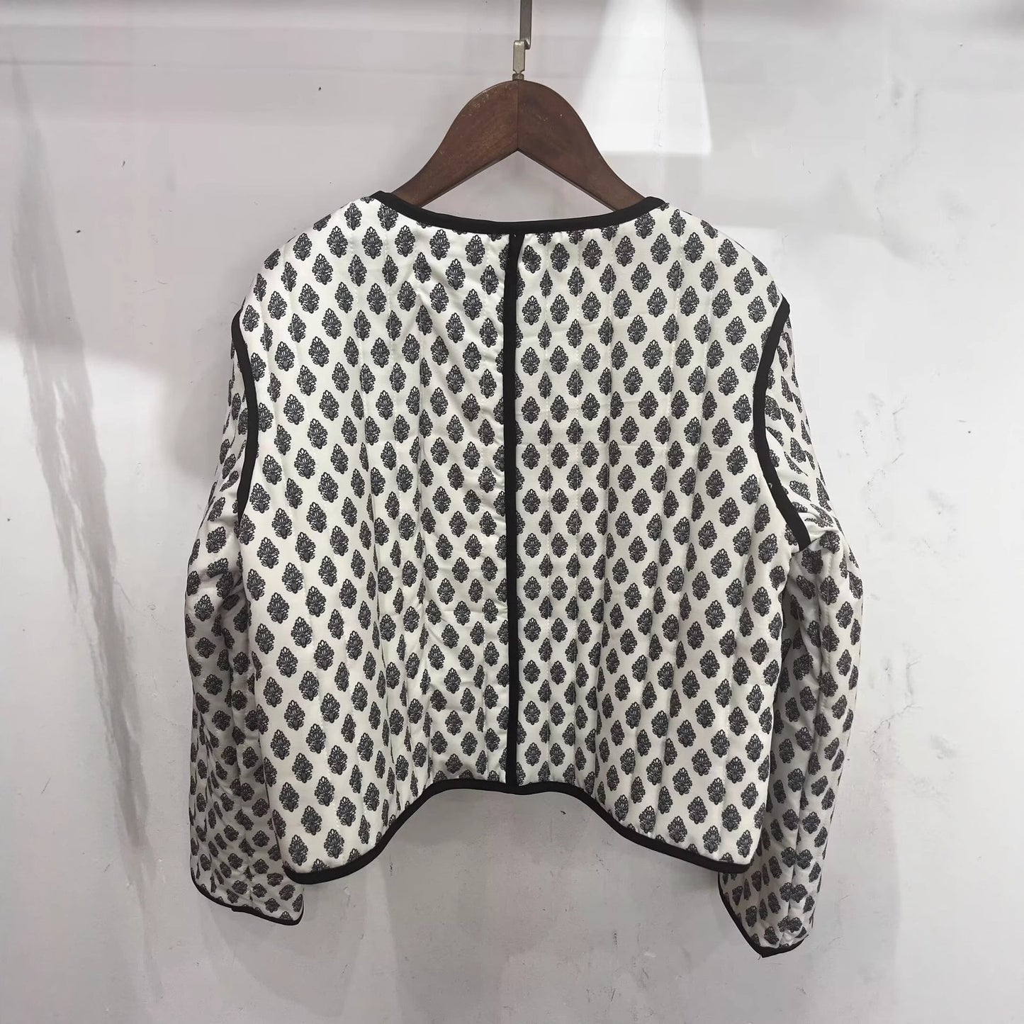 Elegant and comfortable jacket for women Chic and Style