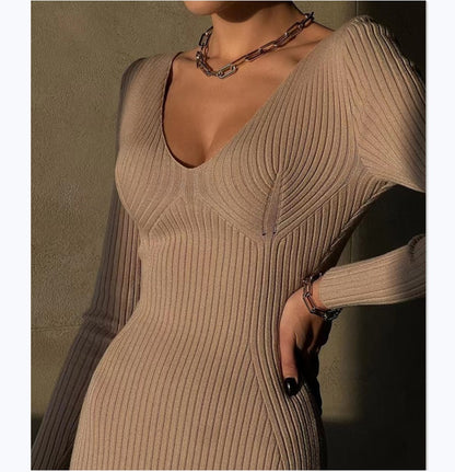 Robe maxi en tricot élégant pour dames avec une coupe raffinée et un design ajusté Chic und Stil
