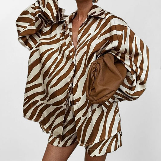 Chemise de loisir pour femmes avec un motif animal stylé et une coupe décontractée Chic und Stil