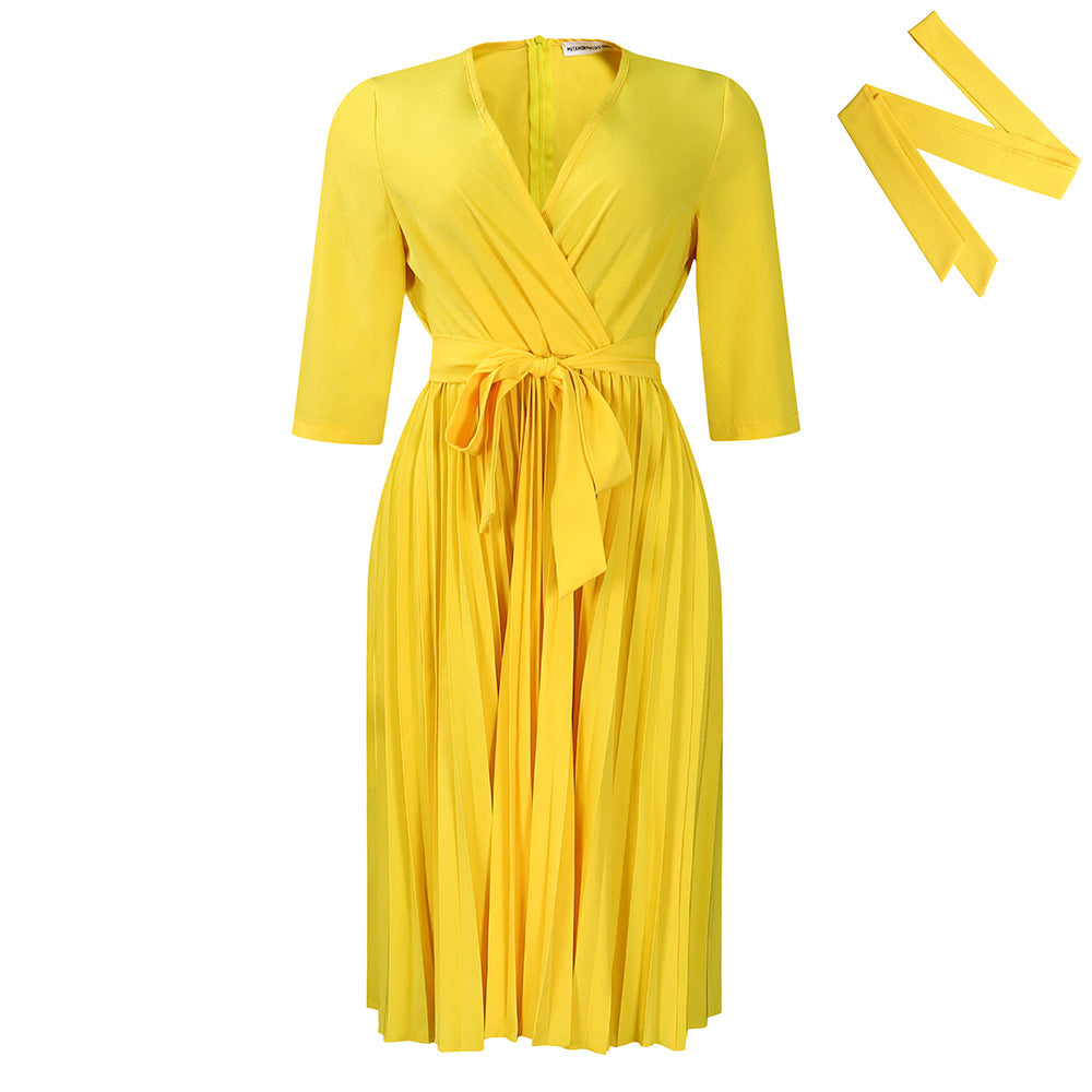 Robe portefeuille pour femmes avec un drapé élégant et des détails cintrés Chic und Stil