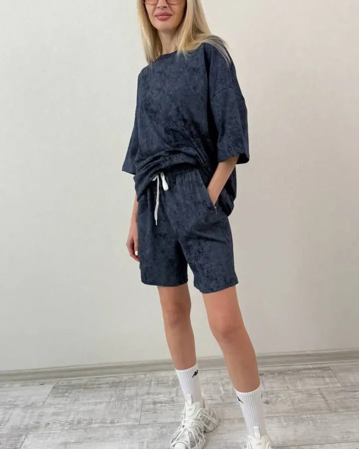 Dames ensemble décontracté à manches courtes en matériau doux avec shorts confortables Chic und Stil