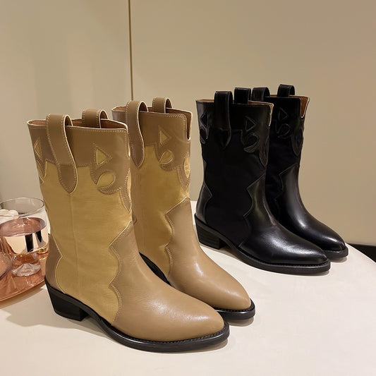 Bottes western pour femmes avec des détails découpés à la mode et un talon bloc robuste Chic und Stil