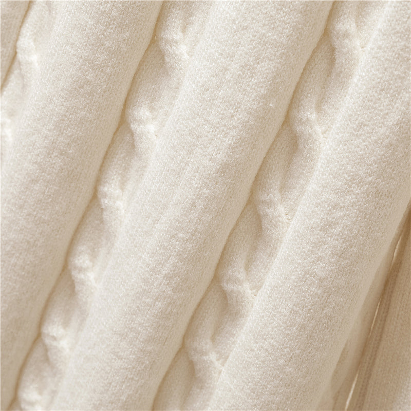 Chic und Stil | Women's winter outfit - Turtleneck, down jacket & pants