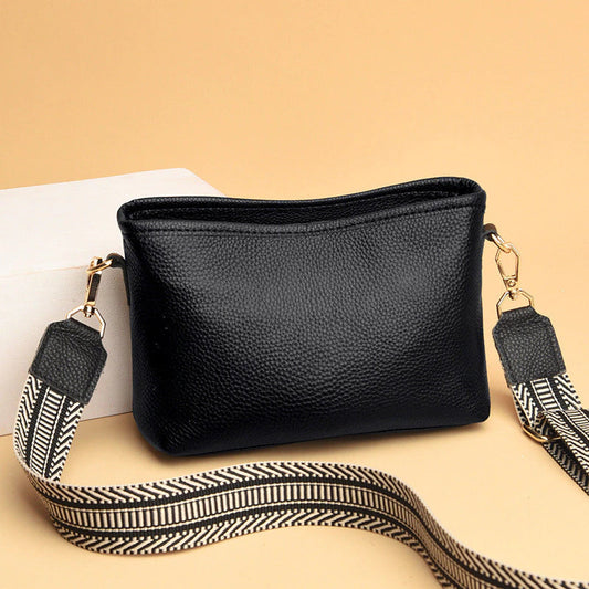 Chic Und Stil | Minimalistic Leather Shoulder Bag for Women