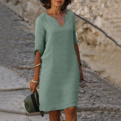 Chic und Stil | Elegant Summer Dress with V-Neck