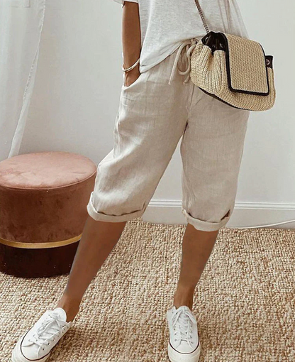 Chic und Stil | Short Trendy Fashionable Knee Pants for Women